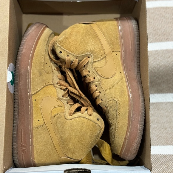 EUC: Nike Air Force 1 High LV8 3 - Picture 7 of 7